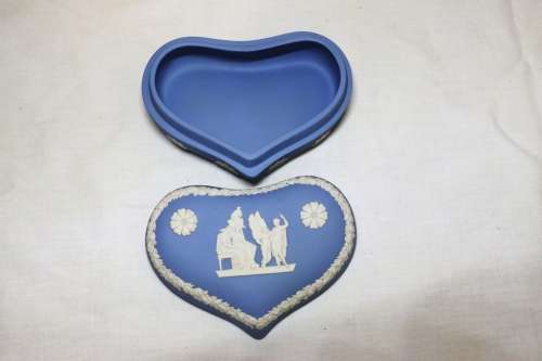 WEDGWOOD JASPERWARE blue heart shaped trinket box