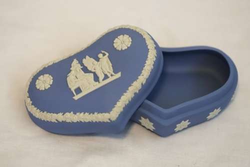 WEDGWOOD JASPERWARE blue heart shaped trinket box