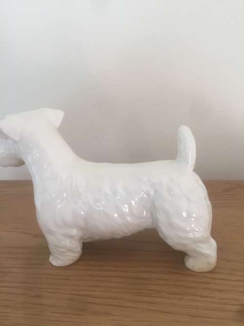 BESWICK-COLLECTABLE SEALYHAM TERRIER !!!!!!