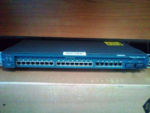 Cisco Catalyst 2900 XL 24 port switch