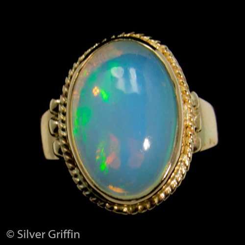 5.6 Ct Ethiopian Tsehay Mewcha Natural Opal Set in 9ct Solid Gold.