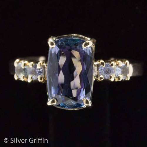*2.92 tcw 100% Natural Tanzanite Ring  9ct Solid  Gold.