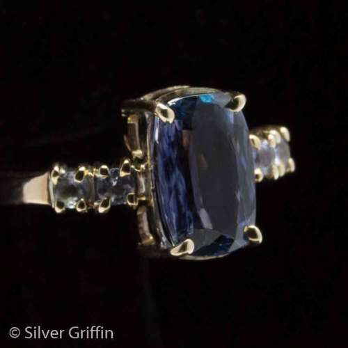 *2.92 tcw 100% Natural Tanzanite Ring  9ct Solid  Gold.