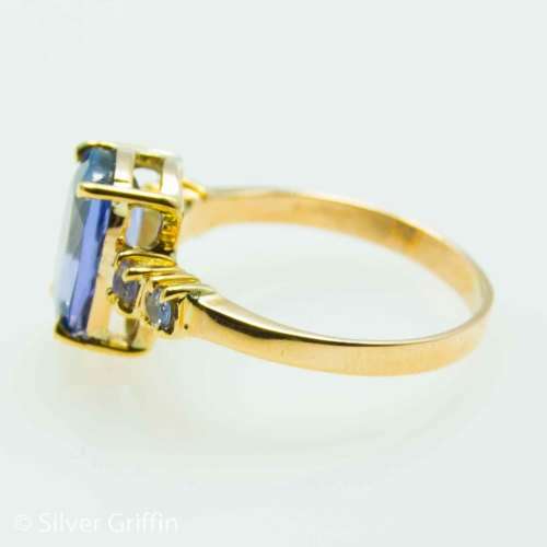 *2.92 tcw 100% Natural Tanzanite Ring  9ct Solid  Gold.
