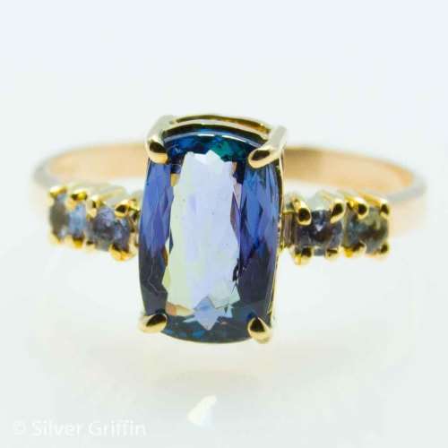 *2.92 tcw 100% Natural Tanzanite Ring  9ct Solid  Gold.