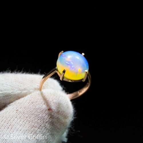 Only from Silver Griffin 3.9 ct  Natural Ethiopian Opal Set in 9ct Solid Gold.