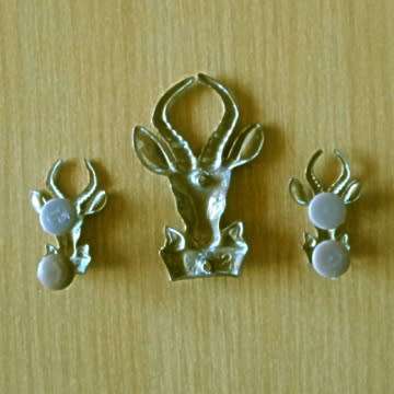 S.A Infantry Corps Beret  And Collar Badges - Brass - Pins And Screws In Place