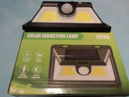 Double LED solar wall light