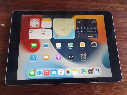 Apple IPad 6 32GB WiFi Only (Please Read)