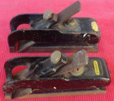 A pair of mini metal STANLEY wood blood planes