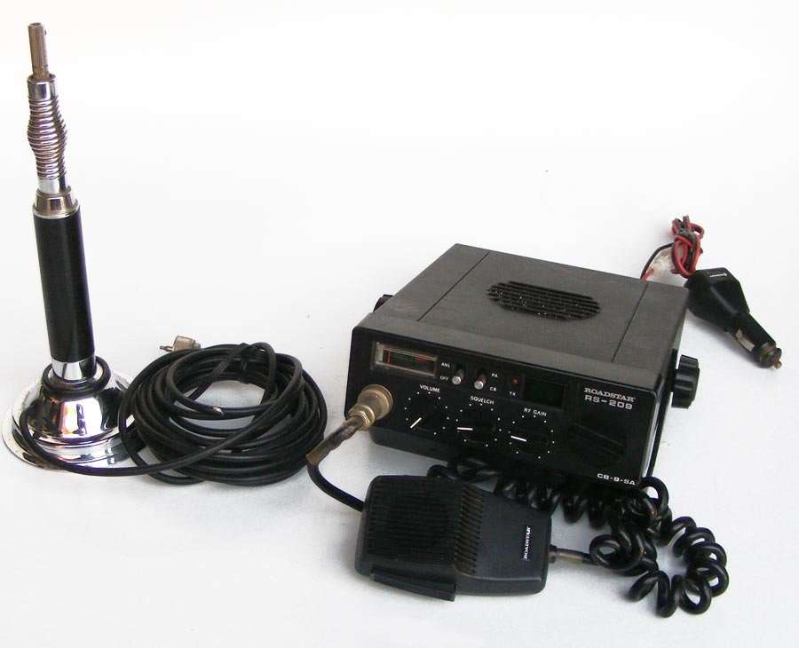 Roadstar RS-209 CB radio with microphone and antenna - land based channels