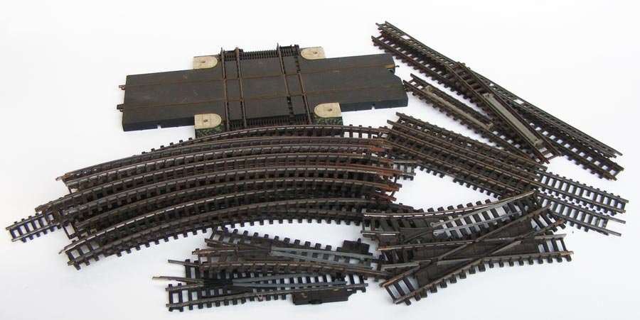 Lot of 25 HO scale railway tracks