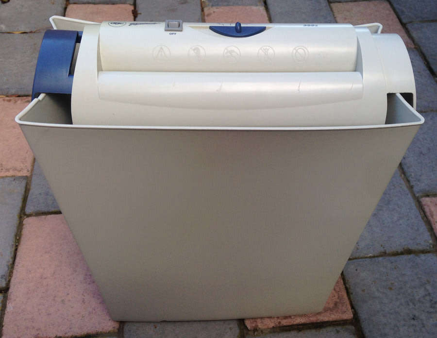 Small GBC Shredmaster office paper shredder in very good condition