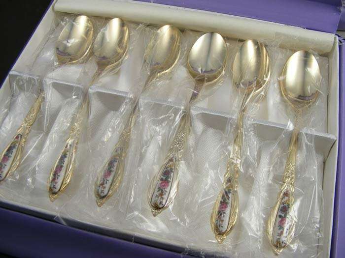 Set of Vintage Queen Ceramic GP Teaspoon set in box - Unused