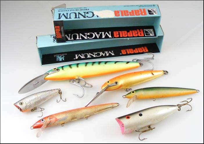 Lot of 8 vintage fishing Lures - 4 Rapala + 2 Abu Garcia + 2 unmarked lures