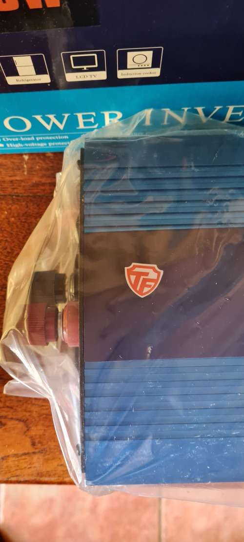 1500W Pure Sine Wave Power INVERTER - 12V DC TO 220V AC