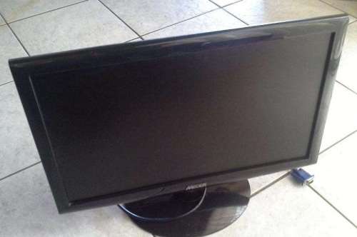 Lenovo thinkcentre  Desktop with 20 inch LED screen ,3.0GHZ core2duo , 2gb Ram , 250Gb HDD