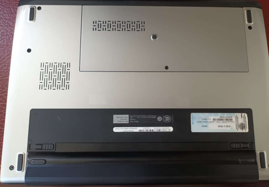 Dell Latitude 3330 13.3 Inch , 240Gb SSD Drive, i3 , 4GB ram , windows 10 pro