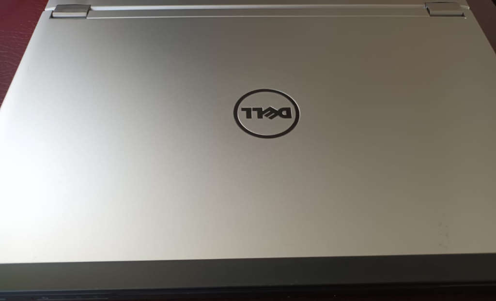 Dell Latitude 3330 13.3 Inch , 240Gb SSD Drive, i3 , 4GB ram , windows 10 pro