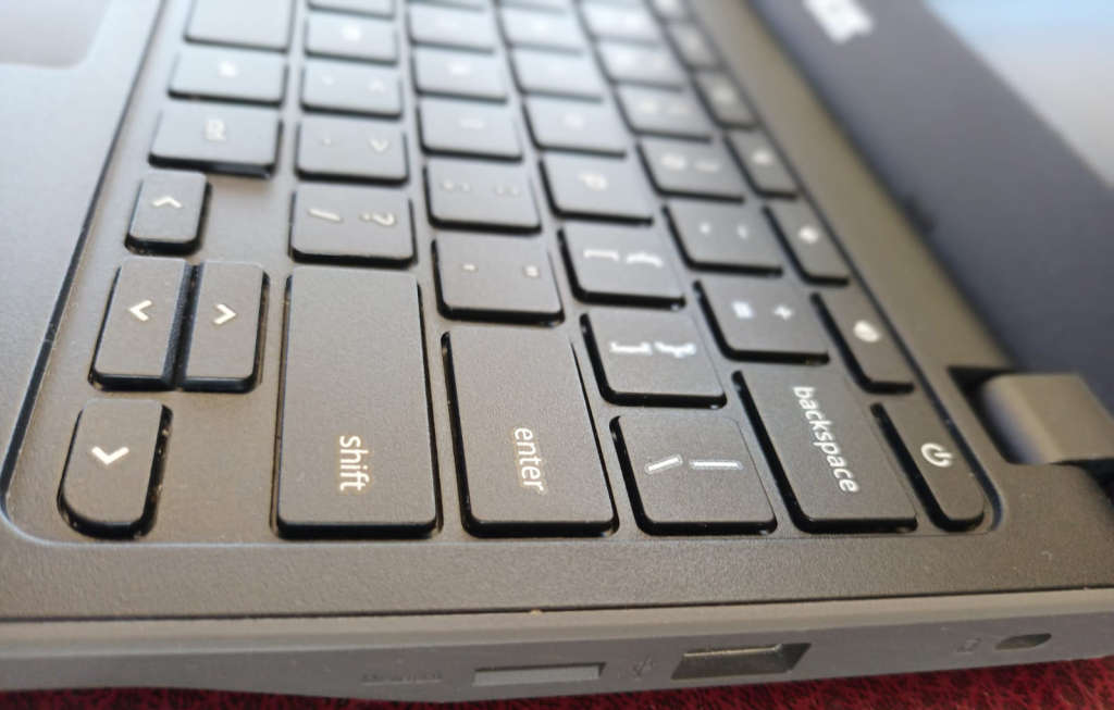 Acer Chromebook 11 C771 , 4GB Ram  , 32GB Storage , 11.6 Screen , wifi , webcam - long battery life