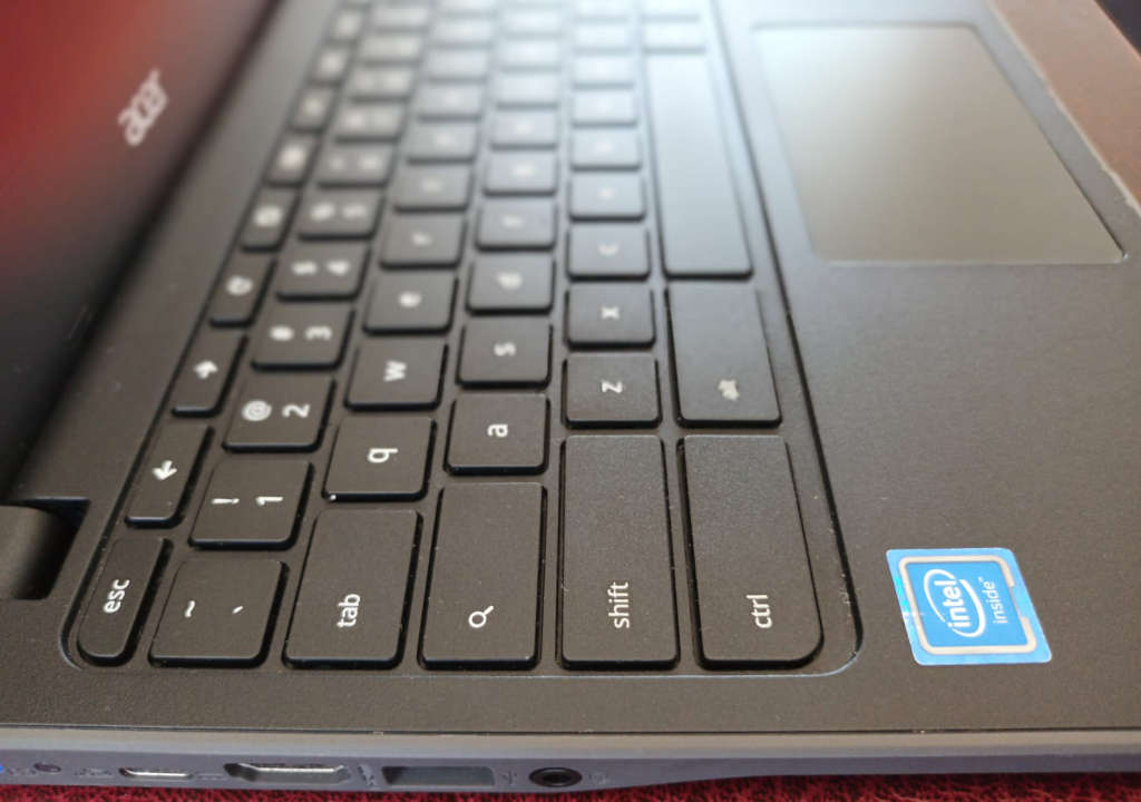 Acer Chromebook 11 C771 , 4GB Ram  , 32GB Storage , 11.6 Screen , wifi , webcam - long battery life