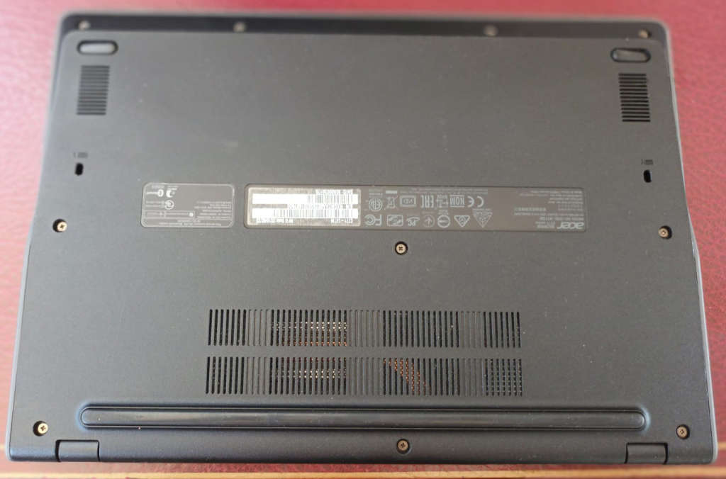 Acer Chromebook 11 C771 , 4GB Ram  , 32GB Storage , 11.6 Screen , wifi , webcam - long battery life