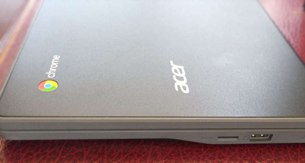 Acer Chromebook 11 C771 , 4GB Ram  , 32GB Storage , 11.6 Screen , wifi , webcam - long battery life