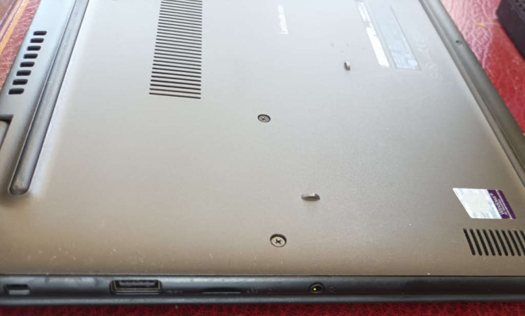 Dell Latitude 3300  4Gb ram , 128GB SSD(NVMe m.2) , 13.3 inch Screen Windows 10 Pro