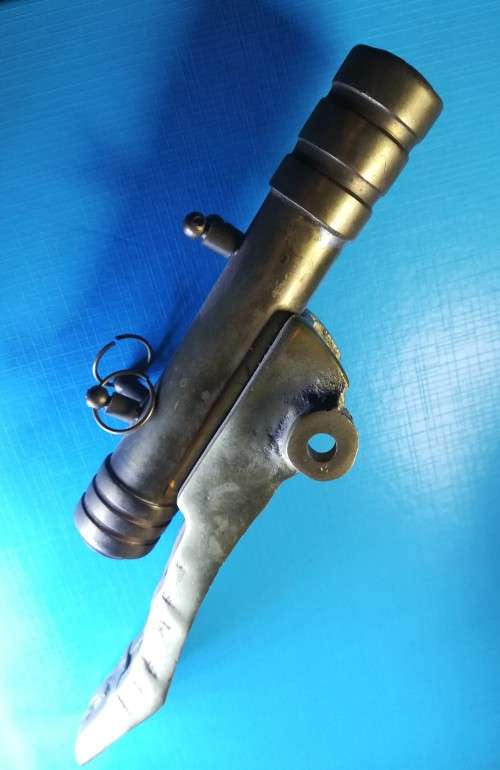 VINTAGE SMALL METAL CANON