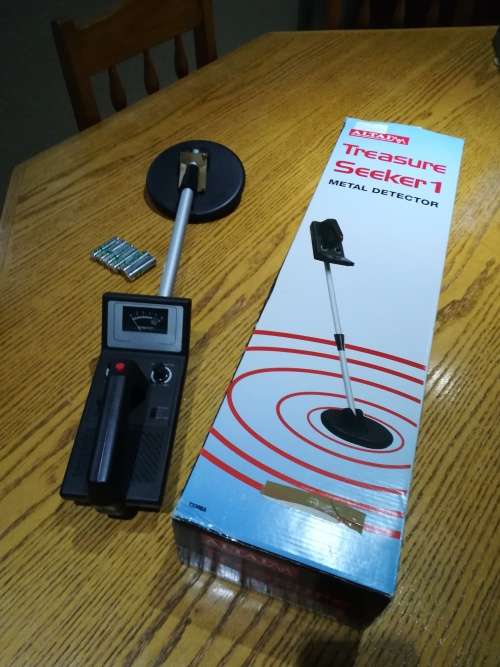 METAL DETECTOR : ALTAI ALL-ROUND TREASURE SEEKER 1 STARTER (GOOD CONDITION - USED 1 TIME)