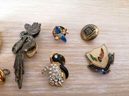 Mix pins and buttons