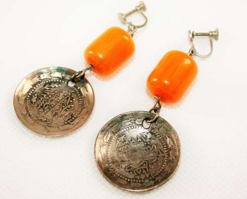 NICE !! PAIR OF ANTIQUE AMBER AND SILVER COIN EARINGS ! HAVE A LOOK