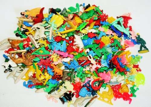 *1960'S CHARMS*LARGE COLLECTION OF OLD 1960'S VINTAGE PLASTIC CHARMS . WHO REMEMBERS THESE ???