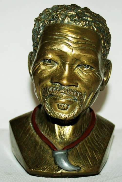 *INVESTMENT ART *SIGNED CASPER D SA 90/400 BRONZE SCULPTURE OF A BUSHMAN