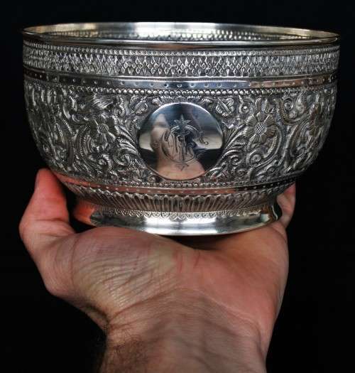 *JOHN ALDWINCKLE*A VERY SCARCE VICTORIAN HALLMARK SILVER CIRCA 1880 REPOUSSE BOWL ! VALUE R12500 !!!