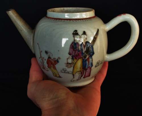*QIANLONG* ULTRA RARE PORCELAIN CHINESE QIANLONG EXPORT TEA POT CIRCA 1750 - VALUE R8800