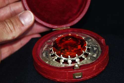 *SCOTTISH*EXTREMELY LARGE BOXED HALLMARK SILVER SCOTTISH BROOCH - VALUE R2250