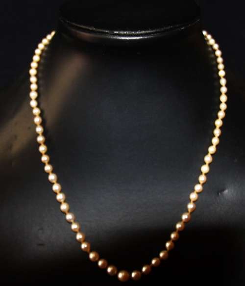 *PEARLS*GENUINE STRING OF ANTIQUE PEARLS WITH PLATINUM AND 7 DIAMONDS CLASP - VALUE R5500