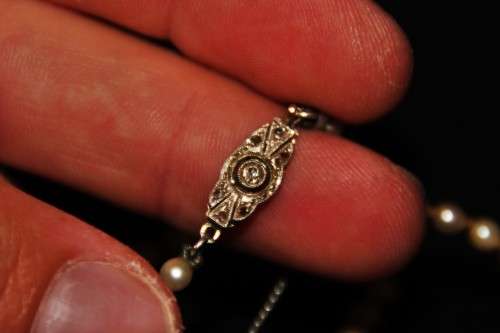 *PEARLS*GENUINE STRING OF ANTIQUE PEARLS WITH PLATINUM AND 7 DIAMONDS CLASP - VALUE R5500