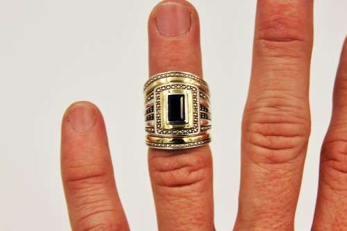 *RING*BULKY LADIES 9CT YELLOW GOLD AND STERLING SILVER THREE BAND RING