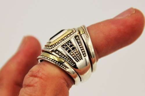 *RING*BULKY LADIES 9CT YELLOW GOLD AND STERLING SILVER THREE BAND RING