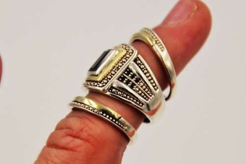 *RING*BULKY LADIES 9CT YELLOW GOLD AND STERLING SILVER THREE BAND RING