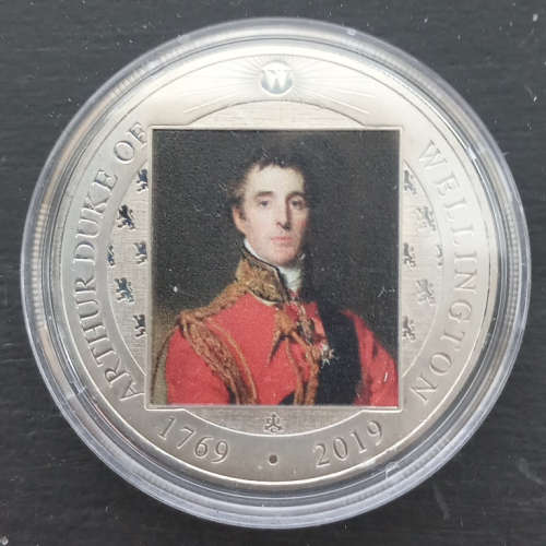 Queen Elizabeth / Duke of Wellington Collectors Coin