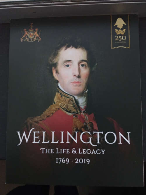 Queen Elizabeth / Duke of Wellington Collectors Coin