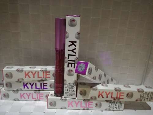 KYLIE LIMITED EDITION MATTE LIQUID LIPSTICK  # LOVE BITE