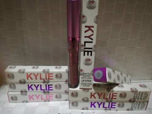 KYLIE LIMITED EDITION MATTE LIQUID LIPSTICK  #MOON