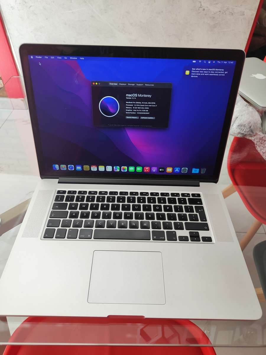 Macbook Pro Retina 15 inch - Intel Core i7 - AMD Radeon - 16GB Ram - 512GB SSD - Great Condition