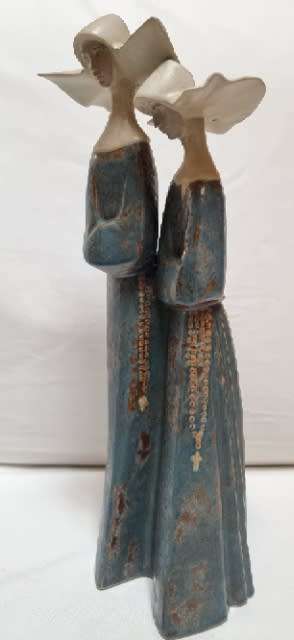 Lladro Nuns (Gres) # 2075 (Retired)