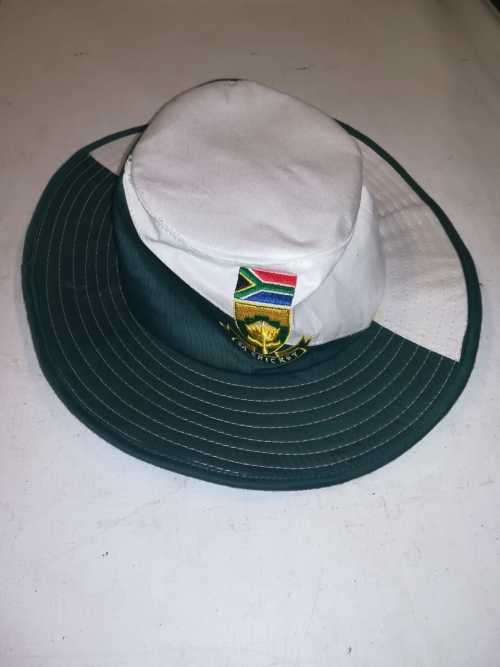 Floppy Hat Cricket signed by Jonty Rhodes NO RESERVE