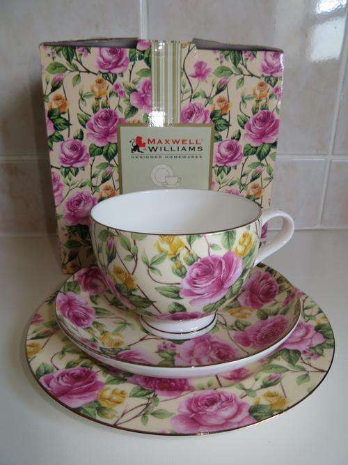 MAXWELL & WILLIAMS COLLECTABLE (PEONY) PROCELAIN TRIO